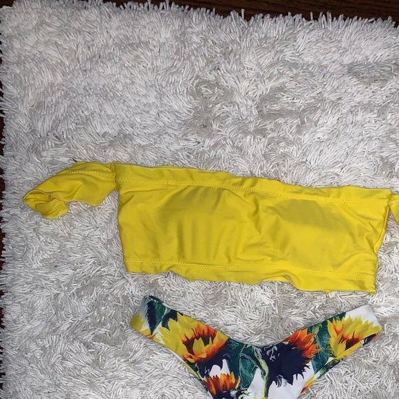 Bikini set - Picture 3 of 4